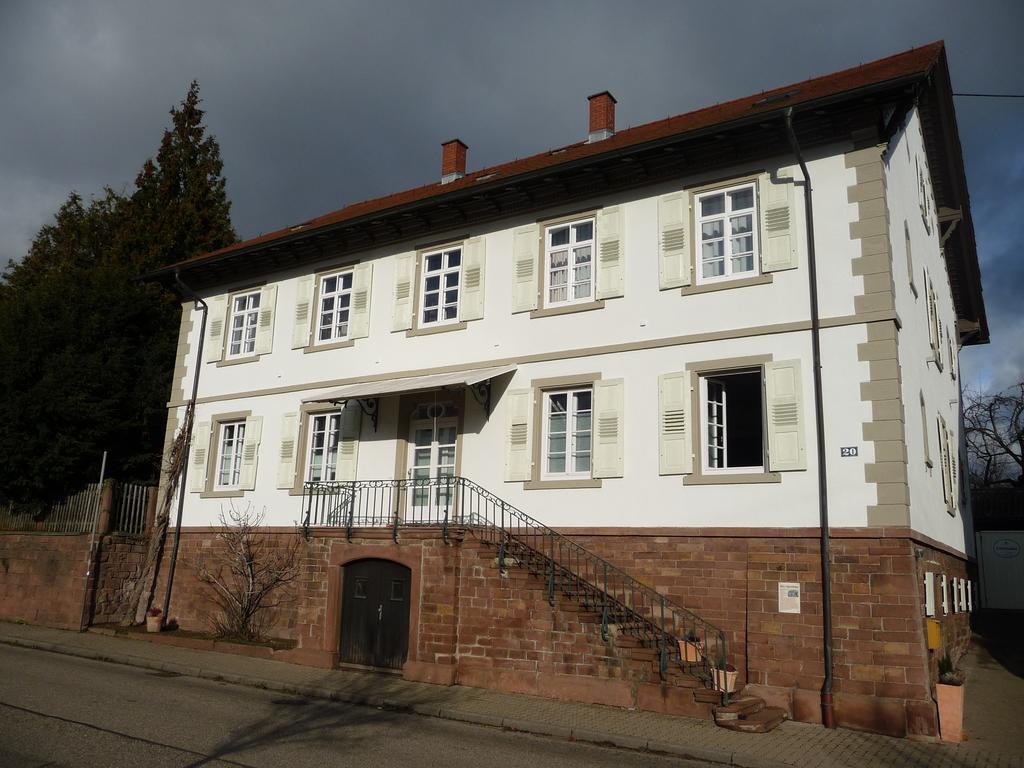 Alte Apotheke Bed&Breakfast Karlsbad Exterior foto